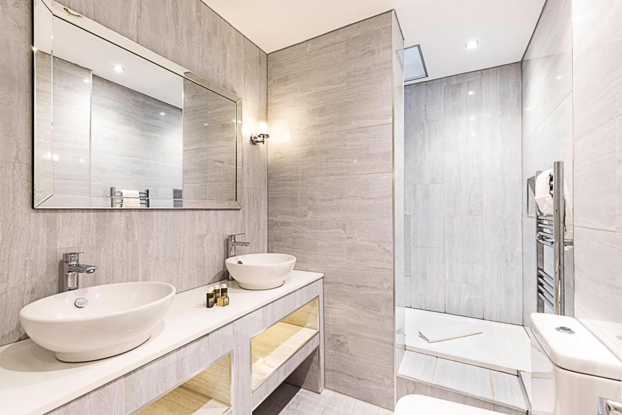 Beautiful Two Bedroom Abode In Notting Hill Appartement